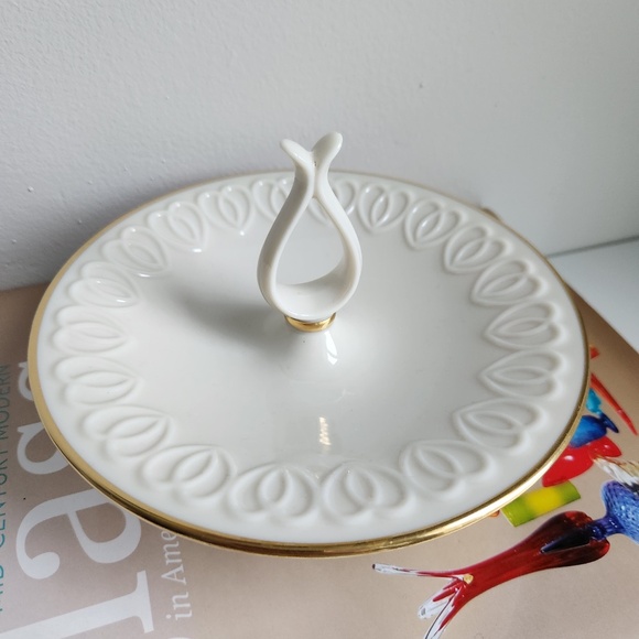 Lenox Embossed Heart Venus Collection Center Handle 7" Footed Candy Trinket Dish - Picture 3 of 9